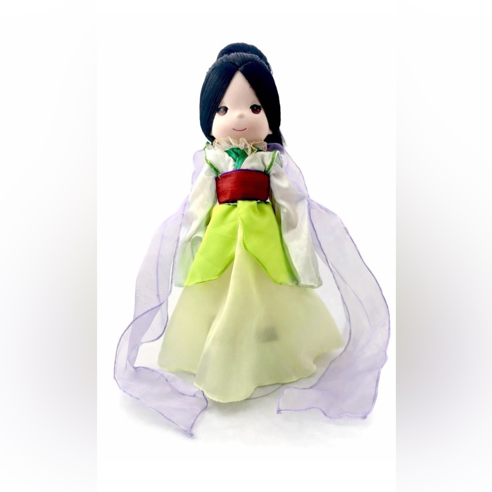 Disney Classic Precious Moments Princess Mulan Vinyl Doll Exclusive 12” w Stand